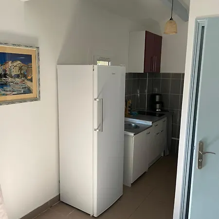 Maisonnette Avec Jacuzzi Et Terrasse Privee Daire Le Pradet